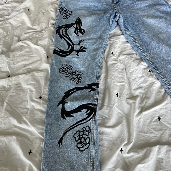 Disney Mulan Mushu Mom‎ Jeans Hot Topic Dragon size 11 - Picture 7 of 12